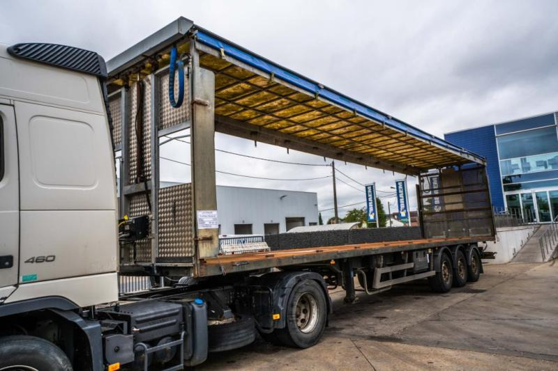 Lecitrailer VOLAILLE/GEFLÛGEL/POULTRY+TOIT REHAUSSABLE ( chariot embarquer ) - Félpótkocsi: 1 kép. Lecitrailer VOLAILLE/GEFLÛGEL/POULTRY+TOIT REHAUSSABLE ( chariot embarquer ) - Félpótkocsi: 1 kép.