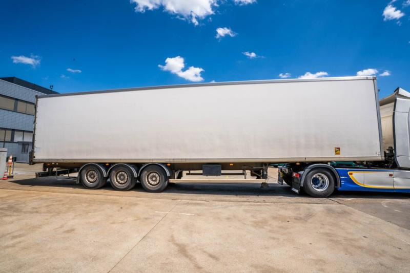 Samro S338D HPF+ PORTE FIT - Félpótkocsi: 3 kép. Samro S338D HPF+ PORTE FIT - Félpótkocsi: 3 kép.