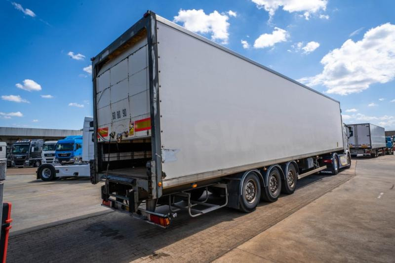 Samro S338D HPF+ PORTE FIT - Félpótkocsi: 4 kép. Samro S338D HPF+ PORTE FIT - Félpótkocsi: 4 kép.