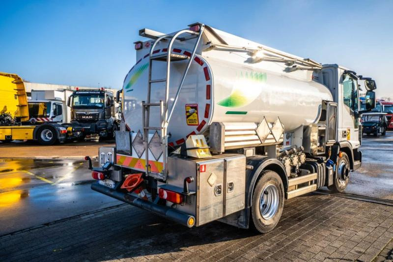 Iveco EURO CARGO 100-220 +CM 5500L + 3 COMP. - Tartályos teherautó: 4 kép. Iveco EURO CARGO 100-220 +CM 5500L + 3 COMP. - Tartályos teherautó: 4 kép.