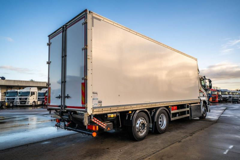 Iveco STRALIS 400 CNG // HAYON DHOLLANDIA - Dobozos felépítményű teherautó: 4 kép. Iveco STRALIS 400 CNG // HAYON DHOLLANDIA - Dobozos felépítményű teherautó: 4 kép.