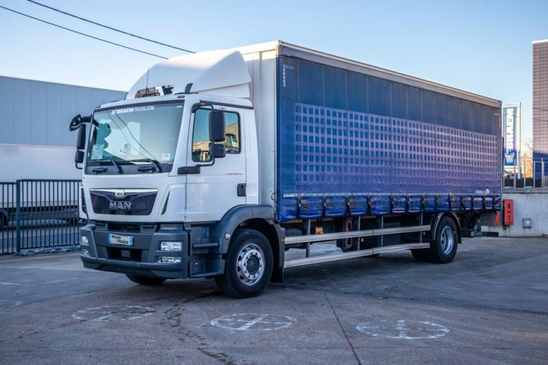MAN TGM 18.340+E6+DHOLLANDIA - Ponyvás teherautó: 1 kép. MAN TGM 18.340+E6+DHOLLANDIA - Ponyvás teherautó: 1 kép.