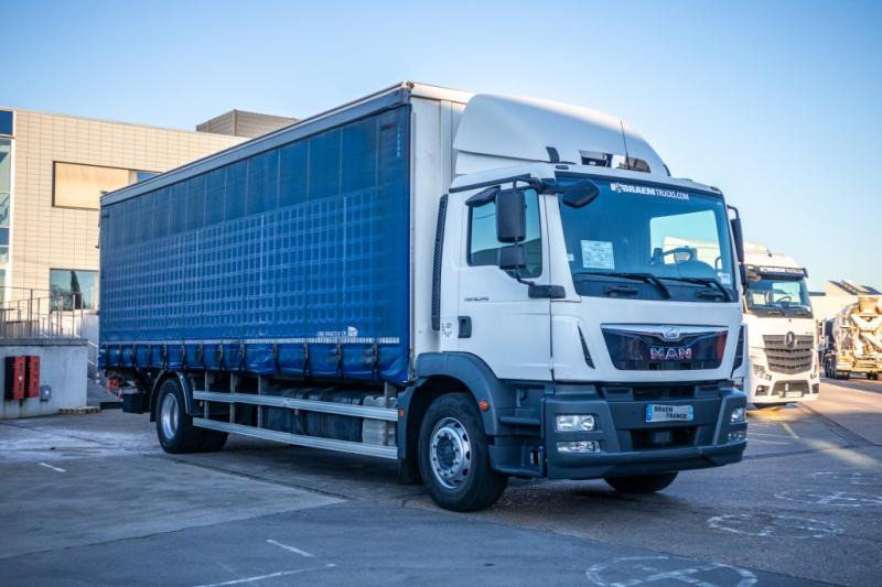 MAN TGM 18.340+E6+DHOLLANDIA - Ponyvás teherautó: 2 kép. MAN TGM 18.340+E6+DHOLLANDIA - Ponyvás teherautó: 2 kép.