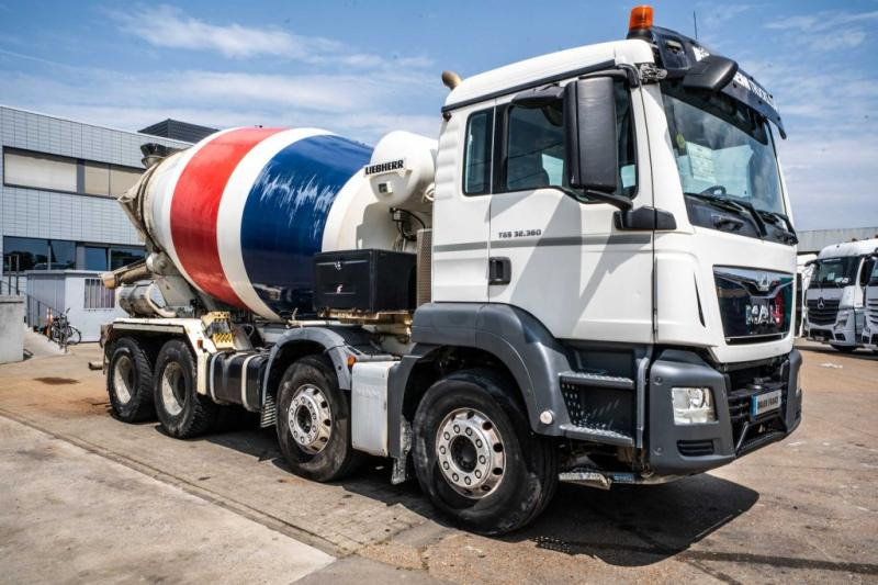 MAN TGS 32 360 BB+ LIEBHERR 9m3 - Betonmixer: 2 kép. MAN TGS 32 360 BB+ LIEBHERR 9m3 - Betonmixer: 2 kép.