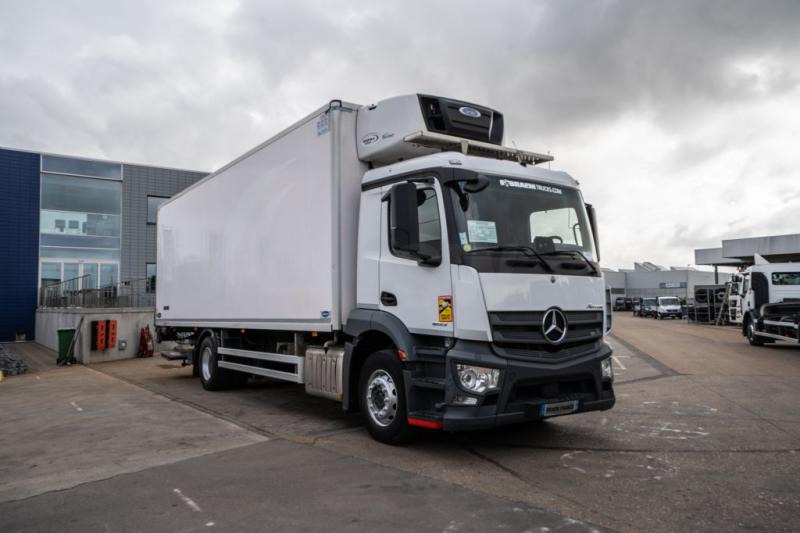 Mercedes ANTOS 1833 L +CARRIER SUPRA MULTI 1250Mt+DHOLLANDIA 2.5T. - Hűtős teherautó: 2 kép. Mercedes ANTOS 1833 L +CARRIER SUPRA MULTI 1250Mt+DHOLLANDIA 2.5T. - Hűtős teherautó: 2 kép.