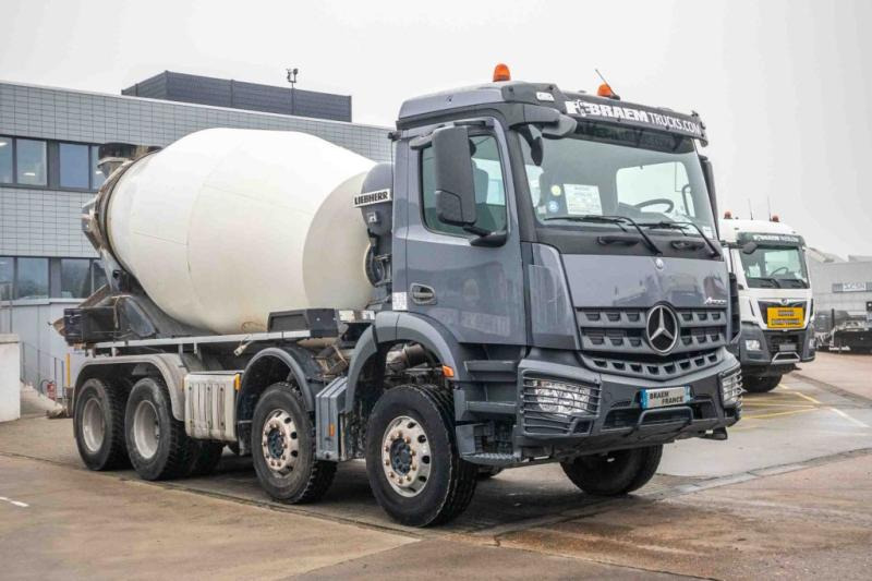 Mercedes AROCS 3236 BB+LIEBHERR 9M3 - Betonmixer: 2 kép. Mercedes AROCS 3236 BB+LIEBHERR 9M3 - Betonmixer: 2 kép.