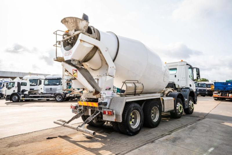 Mercedes AROCS 3240 BB+STETTER 9m3 - Betonmixer: 4 kép. Mercedes AROCS 3240 BB+STETTER 9m3 - Betonmixer: 4 kép.