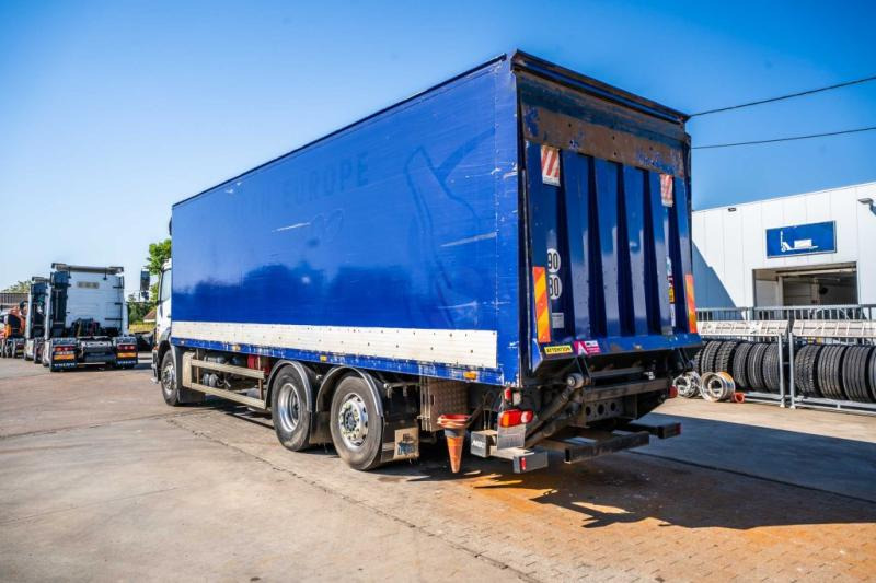 Mercedes AXOR 2533 -6X2 - Dobozos felépítményű teherautó: 5 kép. Mercedes AXOR 2533 -6X2 - Dobozos felépítményű teherautó: 5 kép.