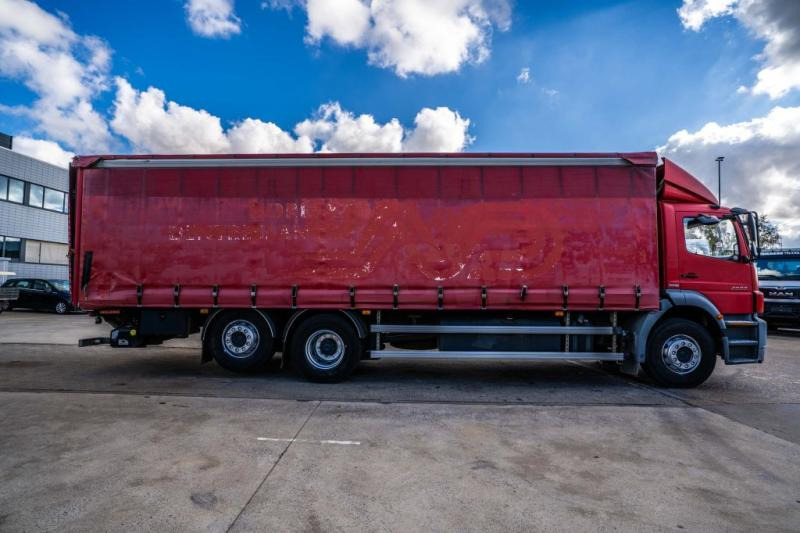 Mercedes AXOR 2533 -MP3+DHOLLANDIA 2.5T - Ponyvás teherautó: 3 kép. Mercedes AXOR 2533 -MP3+DHOLLANDIA 2.5T - Ponyvás teherautó: 3 kép.