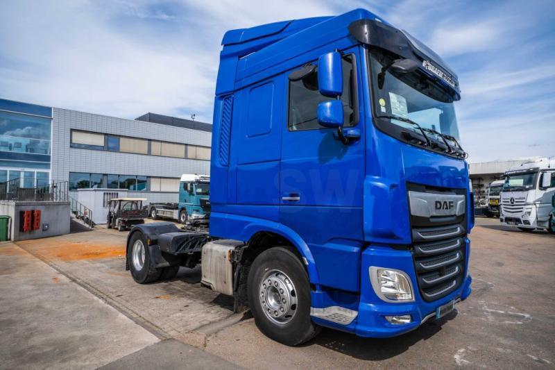 DAF XF 480 ( 50Ton) - Nyergesvontató: 2 kép. DAF XF 480 ( 50Ton) - Nyergesvontató: 2 kép.