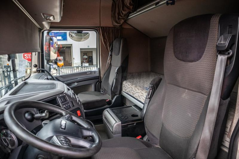 Nyergesvontató DAF XF 510 +  Intarder: 6 kép.