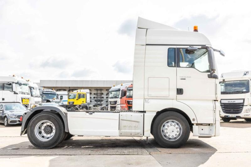 MAN TGX 18.440 XLX+INTARDER - Nyergesvontató: 4 kép. MAN TGX 18.440 XLX+INTARDER - Nyergesvontató: 4 kép.