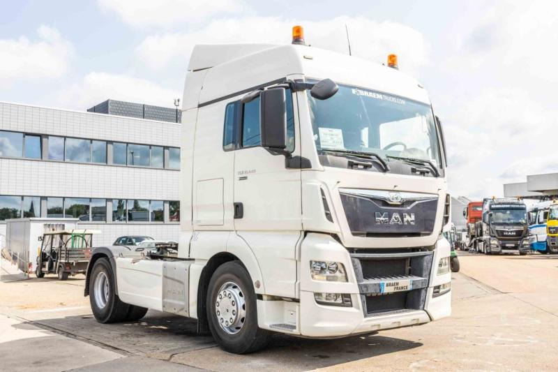 MAN TGX 18.440 XLX+INTARDER - Nyergesvontató: 3 kép. MAN TGX 18.440 XLX+INTARDER - Nyergesvontató: 3 kép.