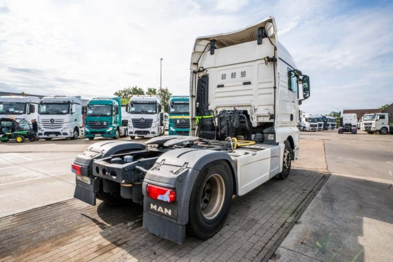 MAN TGX 18 460 XLX BLS+INTARDER+ADR+KIPHYDR. - Nyergesvontató: 4 kép. MAN TGX 18 460 XLX BLS+INTARDER+ADR+KIPHYDR. - Nyergesvontató: 4 kép.