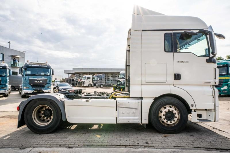 MAN TGX 18 460 XLX BLS+INTARDER+ADR+KIPHYDR. - Nyergesvontató: 3 kép. MAN TGX 18 460 XLX BLS+INTARDER+ADR+KIPHYDR. - Nyergesvontató: 3 kép.