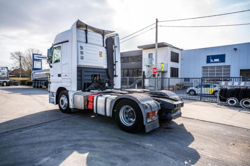 Mercedes ACTROS 1844 LS -MP3 - Nyergesvontató: 5 kép. Mercedes ACTROS 1844 LS -MP3 - Nyergesvontató: 5 kép.