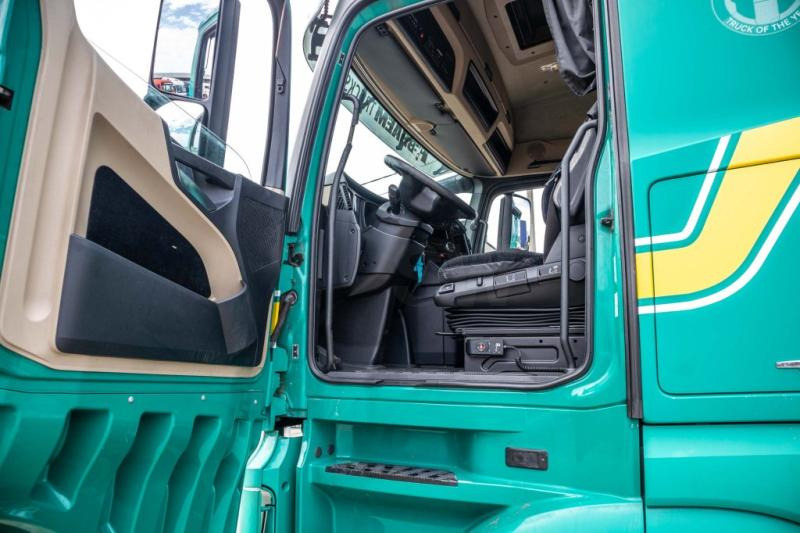 Mercedes ACTROS 1845 LS+E5 - Nyergesvontató: 5 kép. Mercedes ACTROS 1845 LS+E5 - Nyergesvontató: 5 kép.