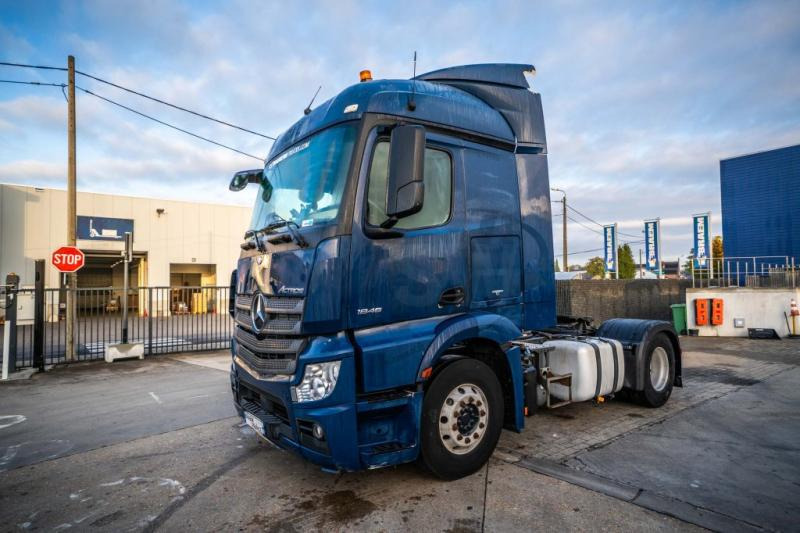 Mercedes ACTROS 1846 LS + HYDR. - Nyergesvontató: 1 kép. Mercedes ACTROS 1846 LS + HYDR. - Nyergesvontató: 1 kép.