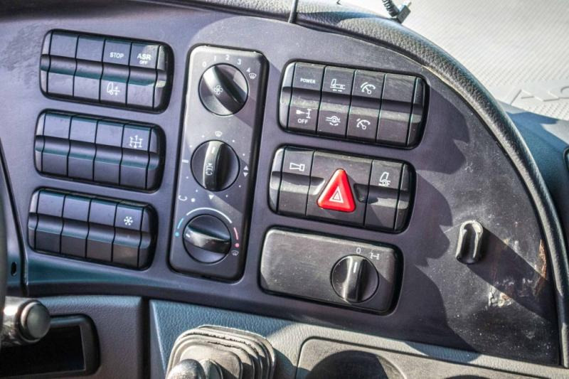 Nyergesvontató Mercedes ACTROS 1846 LS - MP3: 7 kép.