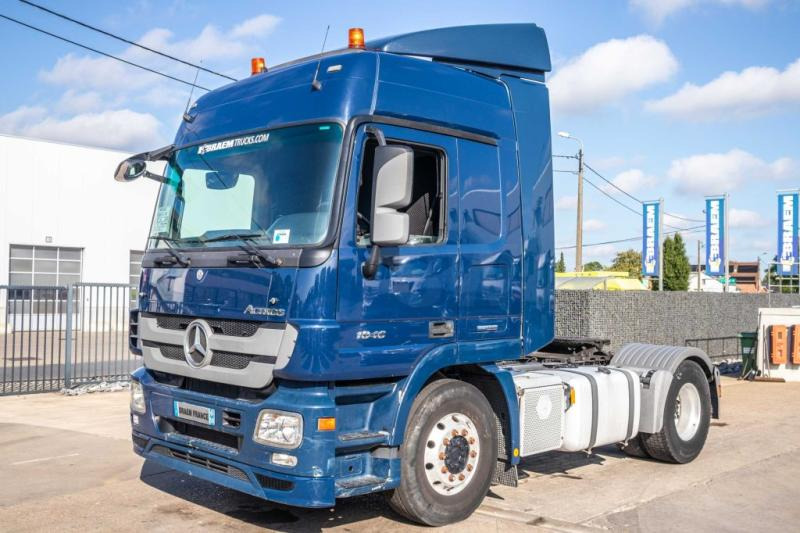 Mercedes ACTROS 1846 LS - MP3 - Nyergesvontató: 1 kép. Mercedes ACTROS 1846 LS - MP3 - Nyergesvontató: 1 kép.