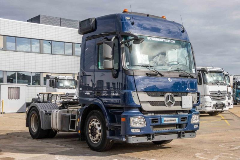 Mercedes ACTROS 1846 LS-MP3+HYDR.+ADR - Nyergesvontató: 3 kép. Mercedes ACTROS 1846 LS-MP3+HYDR.+ADR - Nyergesvontató: 3 kép.