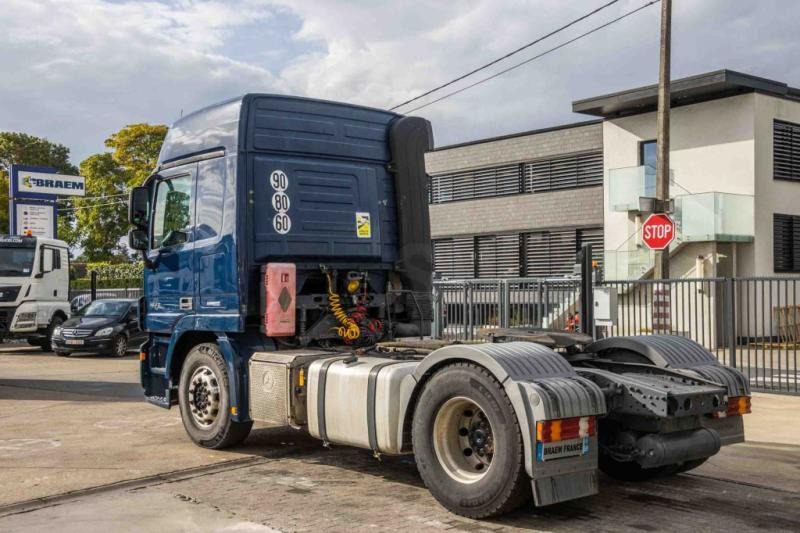 Mercedes ACTROS 1846 LS-MP3+HYDR.+ADR - Nyergesvontató: 5 kép. Mercedes ACTROS 1846 LS-MP3+HYDR.+ADR - Nyergesvontató: 5 kép.