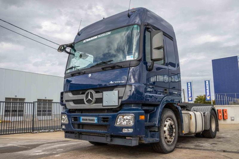 Mercedes ACTROS 1846 LS-MP3+HYDR.+ADR - Nyergesvontató: 2 kép. Mercedes ACTROS 1846 LS-MP3+HYDR.+ADR - Nyergesvontató: 2 kép.