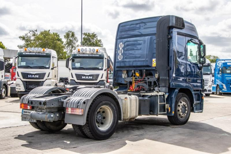 Mercedes ACTROS 1846 LS-MP3+HYDR. - Nyergesvontató: 4 kép. Mercedes ACTROS 1846 LS-MP3+HYDR. - Nyergesvontató: 4 kép.