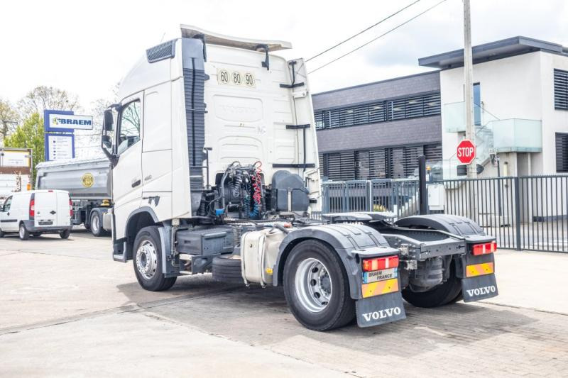 Volvo FH460+E6+Kiphydr. - Nyergesvontató: 4 kép. Volvo FH460+E6+Kiphydr. - Nyergesvontató: 4 kép.