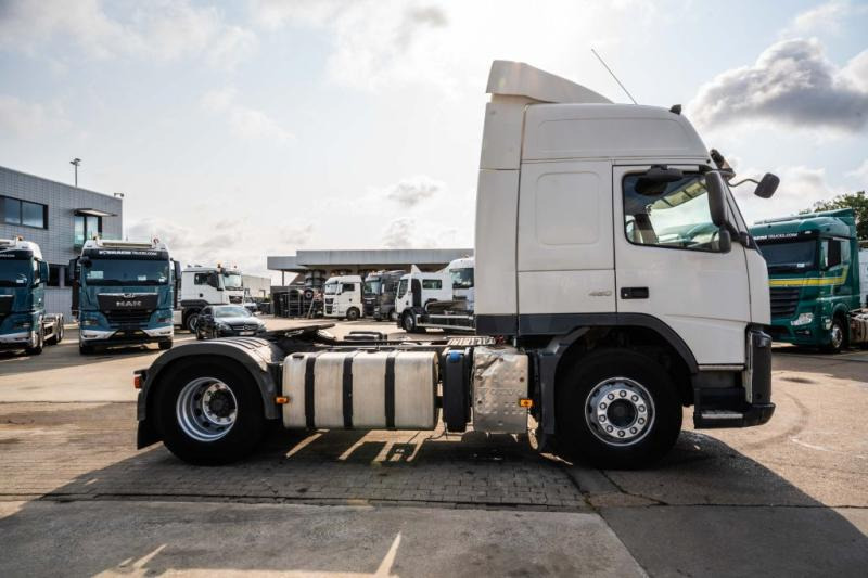 Volvo FM (FH) 460 GLOB - Nyergesvontató: 3 kép. Volvo FM (FH) 460 GLOB - Nyergesvontató: 3 kép.