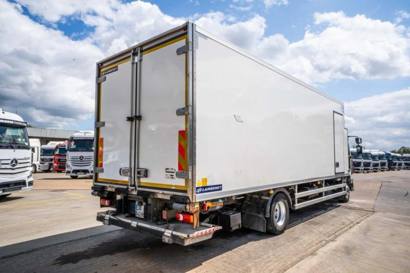 Renault MIDLUM 220 DXI (16t)+CARRIER+DHOLLANDIA +CARRIER - Hűtős teherautó: 4 kép. Renault MIDLUM 220 DXI (16t)+CARRIER+DHOLLANDIA +CARRIER - Hűtős teherautó: 4 kép.