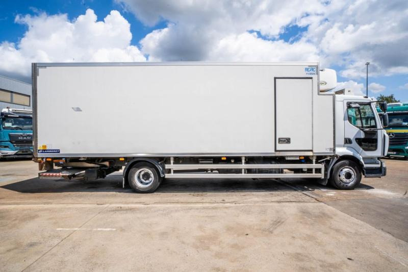 Renault MIDLUM 220 DXI (16t)+CARRIER+DHOLLANDIA +CARRIER - Hűtős teherautó: 3 kép. Renault MIDLUM 220 DXI (16t)+CARRIER+DHOLLANDIA +CARRIER - Hűtős teherautó: 3 kép.