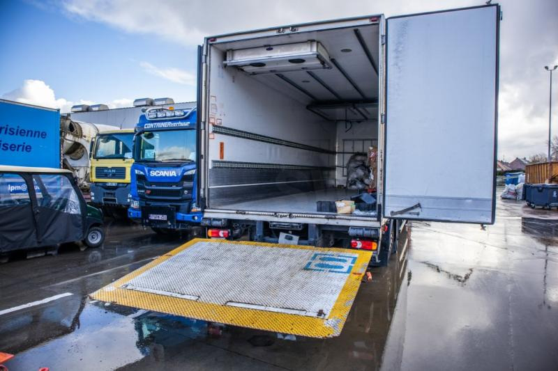 Renault PREMIUM 310DXI+E5+CARRIER+ENGINE PROBLEM - Hűtős teherautó: 5 kép. Renault PREMIUM 310DXI+E5+CARRIER+ENGINE PROBLEM - Hűtős teherautó: 5 kép.