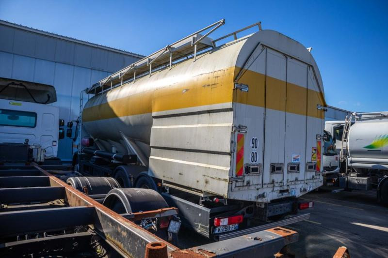 Renault PREMIUM 320 DXI+CITERNE ALIMENTAIRE ( engine problem) - Tartályos teherautó: 4 kép. Renault PREMIUM 320 DXI+CITERNE ALIMENTAIRE ( engine problem) - Tartályos teherautó: 4 kép.