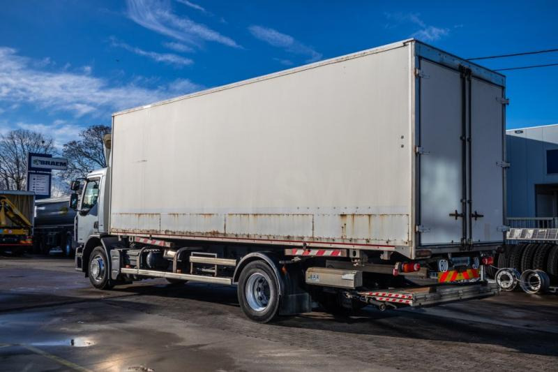 Renault PREMIUM 340 DXI+E5 - Dobozos felépítményű teherautó: 4 kép. Renault PREMIUM 340 DXI+E5 - Dobozos felépítményű teherautó: 4 kép.