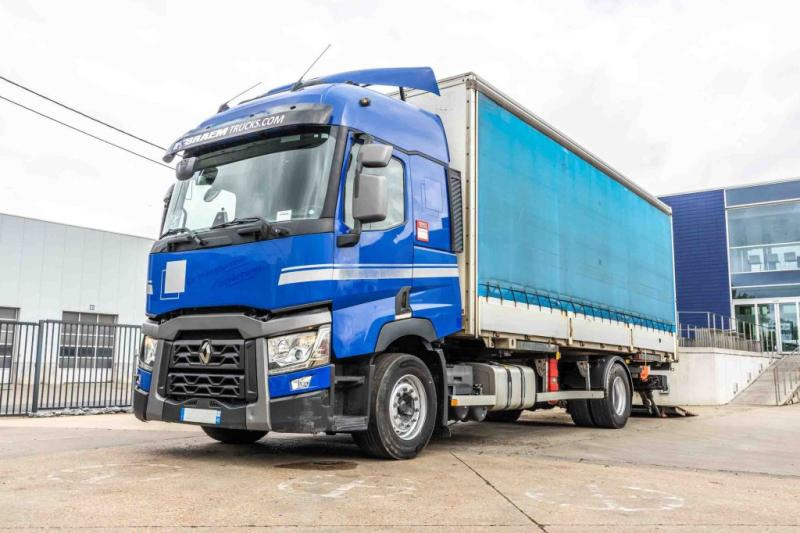 Renault T460+E6 - Ponyvás teherautó: 1 kép. Renault T460+E6 - Ponyvás teherautó: 1 kép.