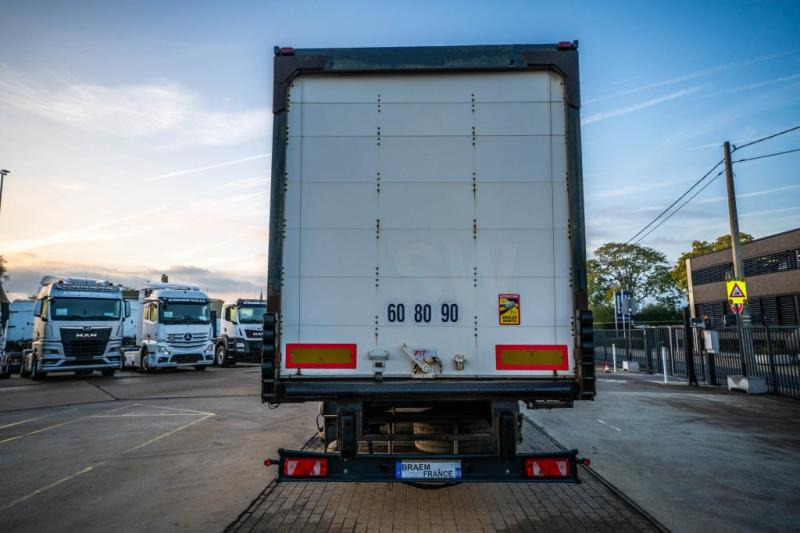 Samro S338D HPF+ PORTE FIT - Félpótkocsi dobozos: 5 kép. Samro S338D HPF+ PORTE FIT - Félpótkocsi dobozos: 5 kép.