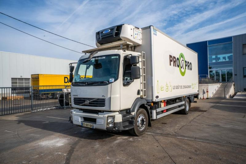 Volvo FL 240(16t)+CARRIER SUPRA 750+DHOLLANDIA 2T. - Hűtős teherautó: 1 kép. Volvo FL 240(16t)+CARRIER SUPRA 750+DHOLLANDIA 2T. - Hűtős teherautó: 1 kép.