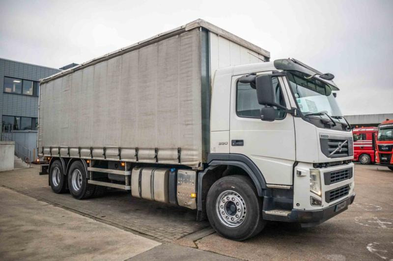 Volvo FM 330+10 pneus/tires-intarder - Ponyvás teherautó: 2 kép. Volvo FM 330+10 pneus/tires-intarder - Ponyvás teherautó: 2 kép.