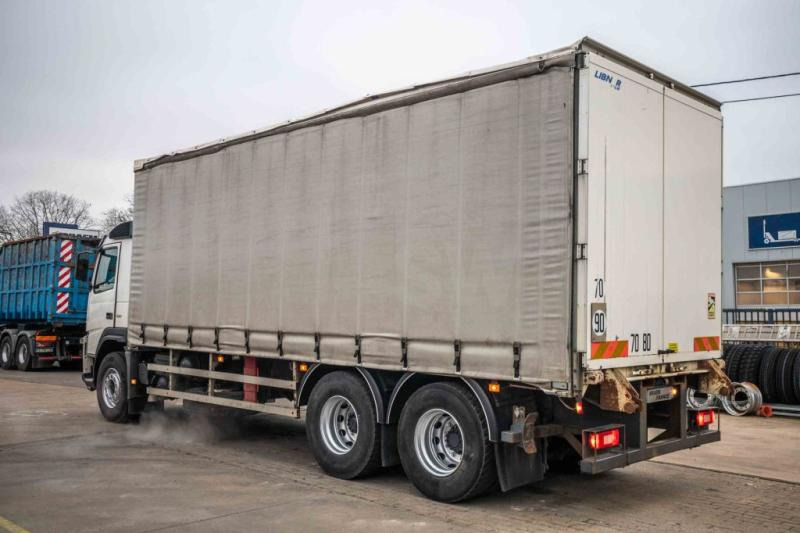 Volvo FM 330+10 pneus/tires-intarder - Ponyvás teherautó: 4 kép. Volvo FM 330+10 pneus/tires-intarder - Ponyvás teherautó: 4 kép.