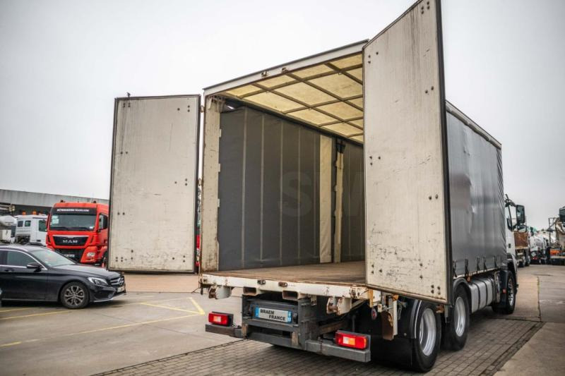 Volvo FM 330-6x2-E5+10 pneus/tires - Ponyvás teherautó: 5 kép. Volvo FM 330-6x2-E5+10 pneus/tires - Ponyvás teherautó: 5 kép.
