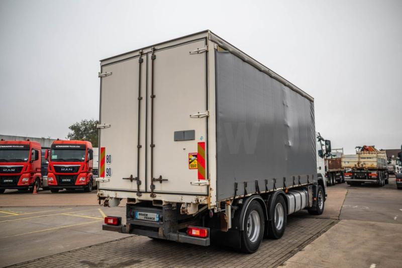 Volvo FM 330-6x2-E5+10 pneus/tires - Ponyvás teherautó: 3 kép. Volvo FM 330-6x2-E5+10 pneus/tires - Ponyvás teherautó: 3 kép.
