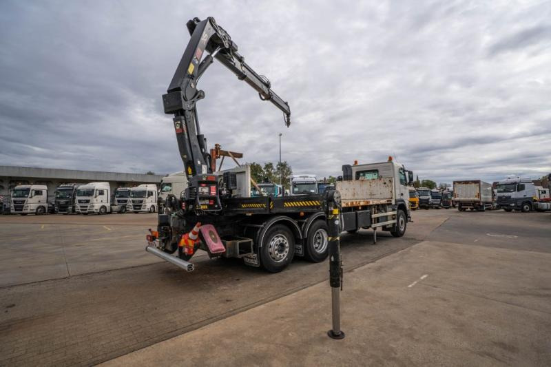 Volvo FM 410 DXI -6X2+HIAB 24 T/m/2x - Platós teherautó, Darus autó: 4 kép. Volvo FM 410 DXI -6X2+HIAB 24 T/m/2x - Platós teherautó, Darus autó: 4 kép.