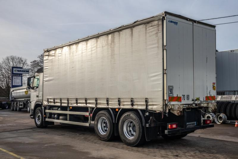 Volvo FM330-6x2-10 pneus/tires-intarder - Ponyvás teherautó: 4 kép. Volvo FM330-6x2-10 pneus/tires-intarder - Ponyvás teherautó: 4 kép.
