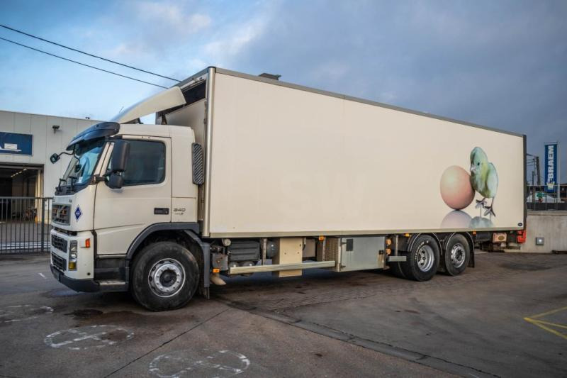 Volvo FM340+POUSSIN/CHICKEN/KUIKEN/KÛKEN - Hűtős teherautó: 1 kép. Volvo FM340+POUSSIN/CHICKEN/KUIKEN/KÛKEN - Hűtős teherautó: 1 kép.
