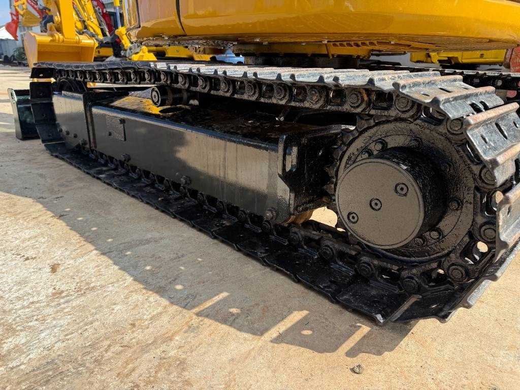 CAT 303.5E - Minikotró: 4 kép. CAT 303.5E - Minikotró: 4 kép.