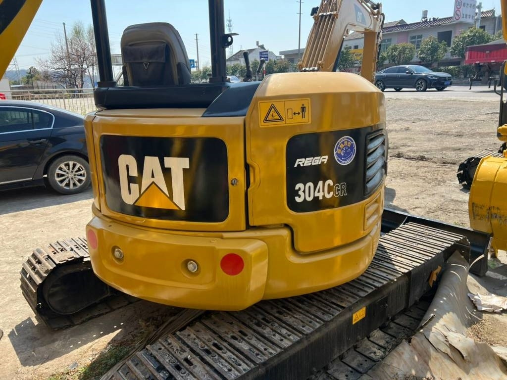 CAT 304 C - Lánctalpas kotró: 1 kép. CAT 304 C - Lánctalpas kotró: 1 kép.