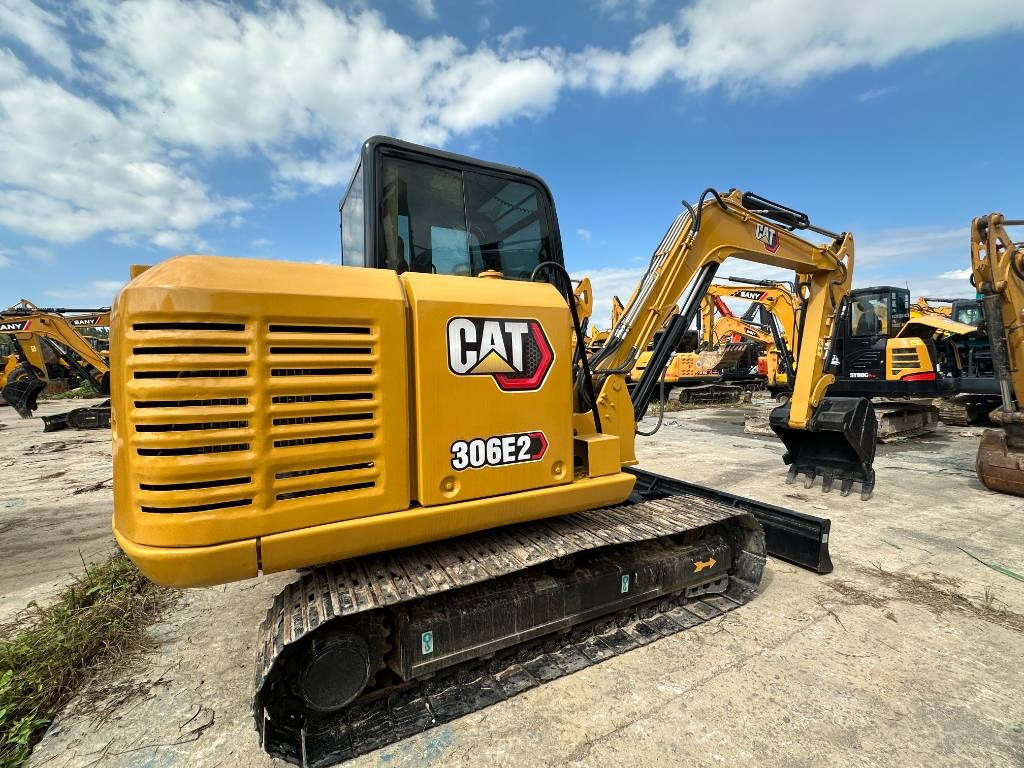 CAT 306E2 - Minikotró: 1 kép. CAT 306E2 - Minikotró: 1 kép.