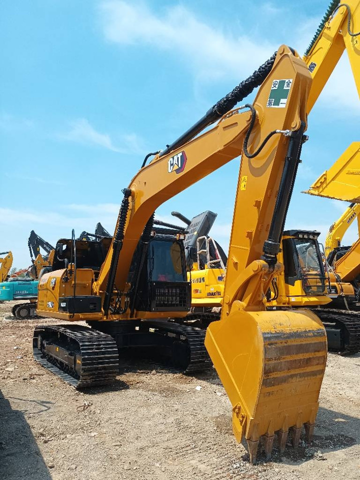 CAT 315 - Lánctalpas kotró: 1 kép. CAT 315 - Lánctalpas kotró: 1 kép.