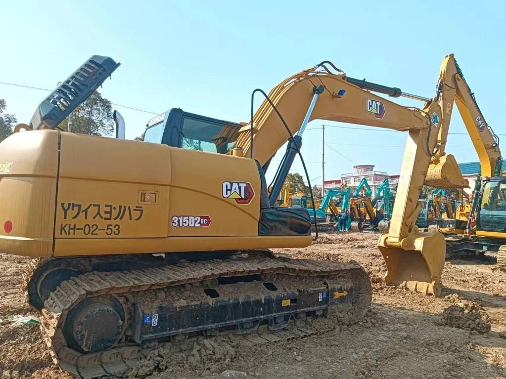 Lánctalpas kotró CAT 315D2GC: 6 kép.